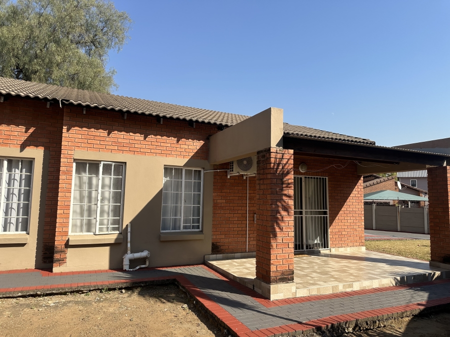 To Let 3 Bedroom Property for Rent in Protea Park North West